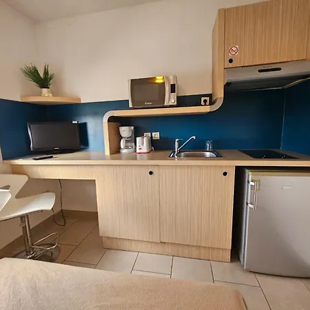 223 Cosy A *